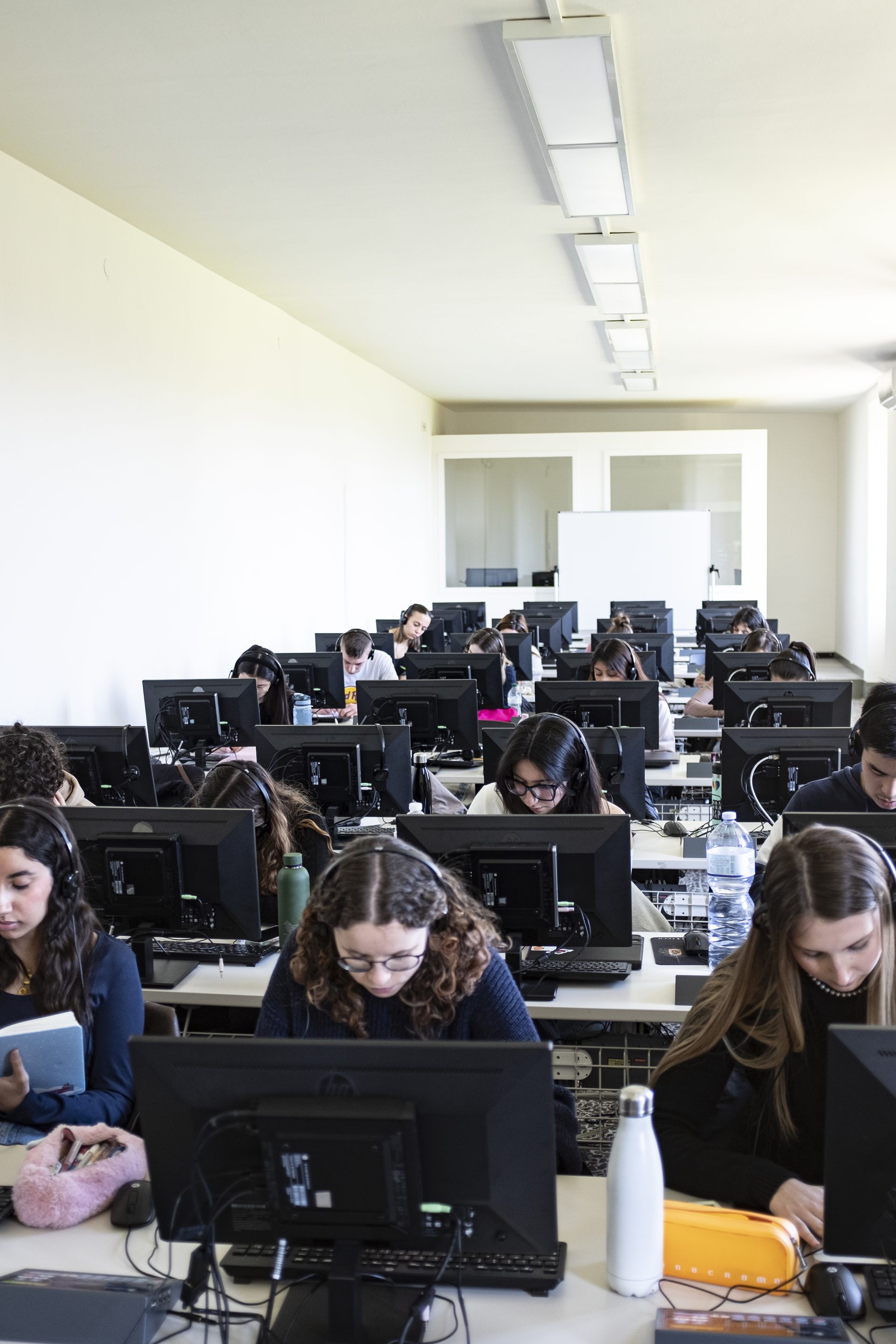 Students at work in the Unicollege IT laboratory
