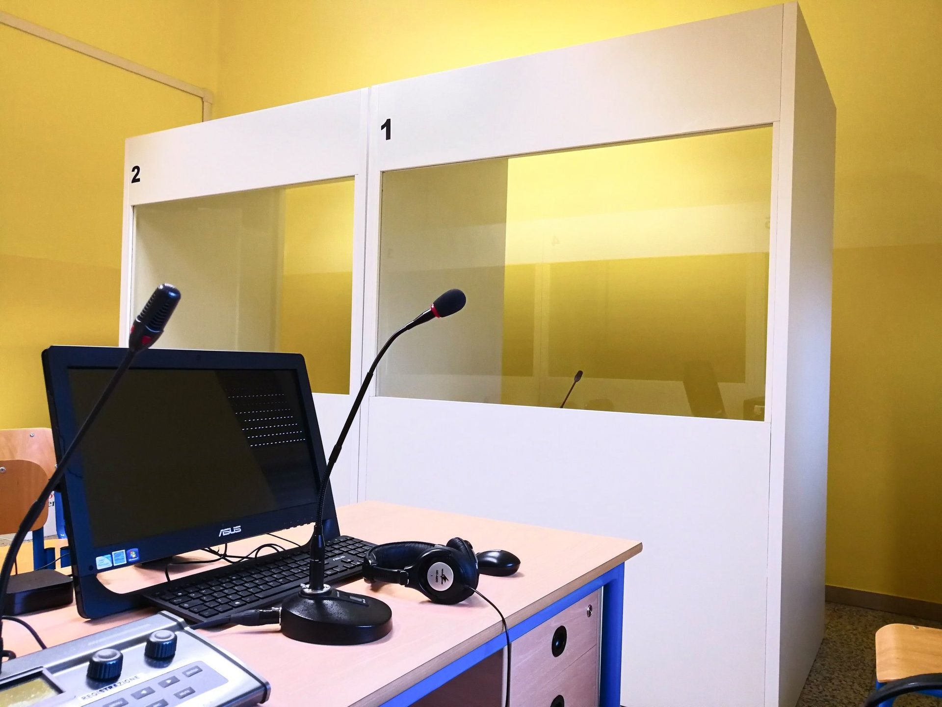 Two-person interpreting booths in the language laboratory of the Unicollege Mantua City College