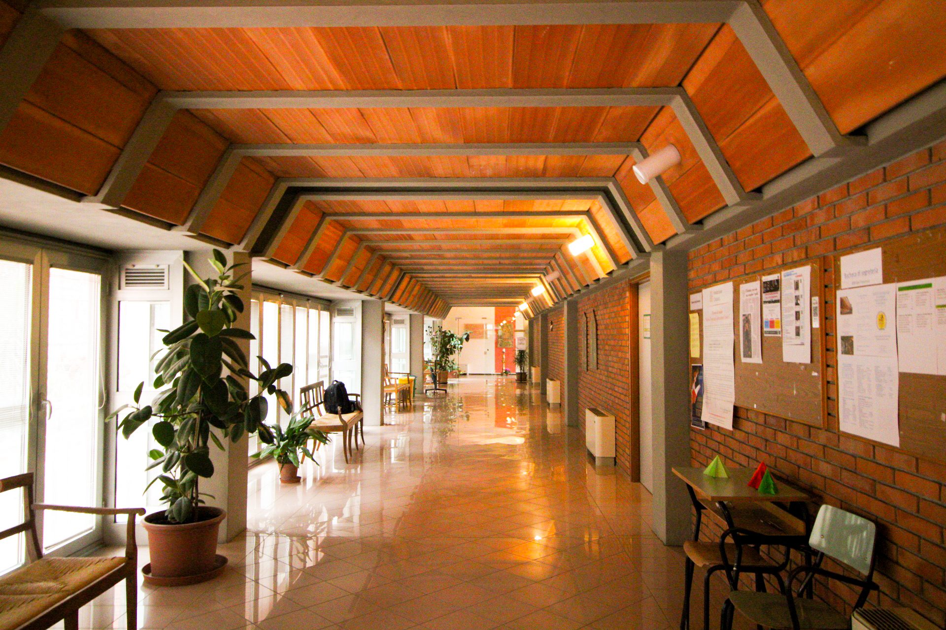 Corridor with timber ceiling inside the Unicollege Mantua City College