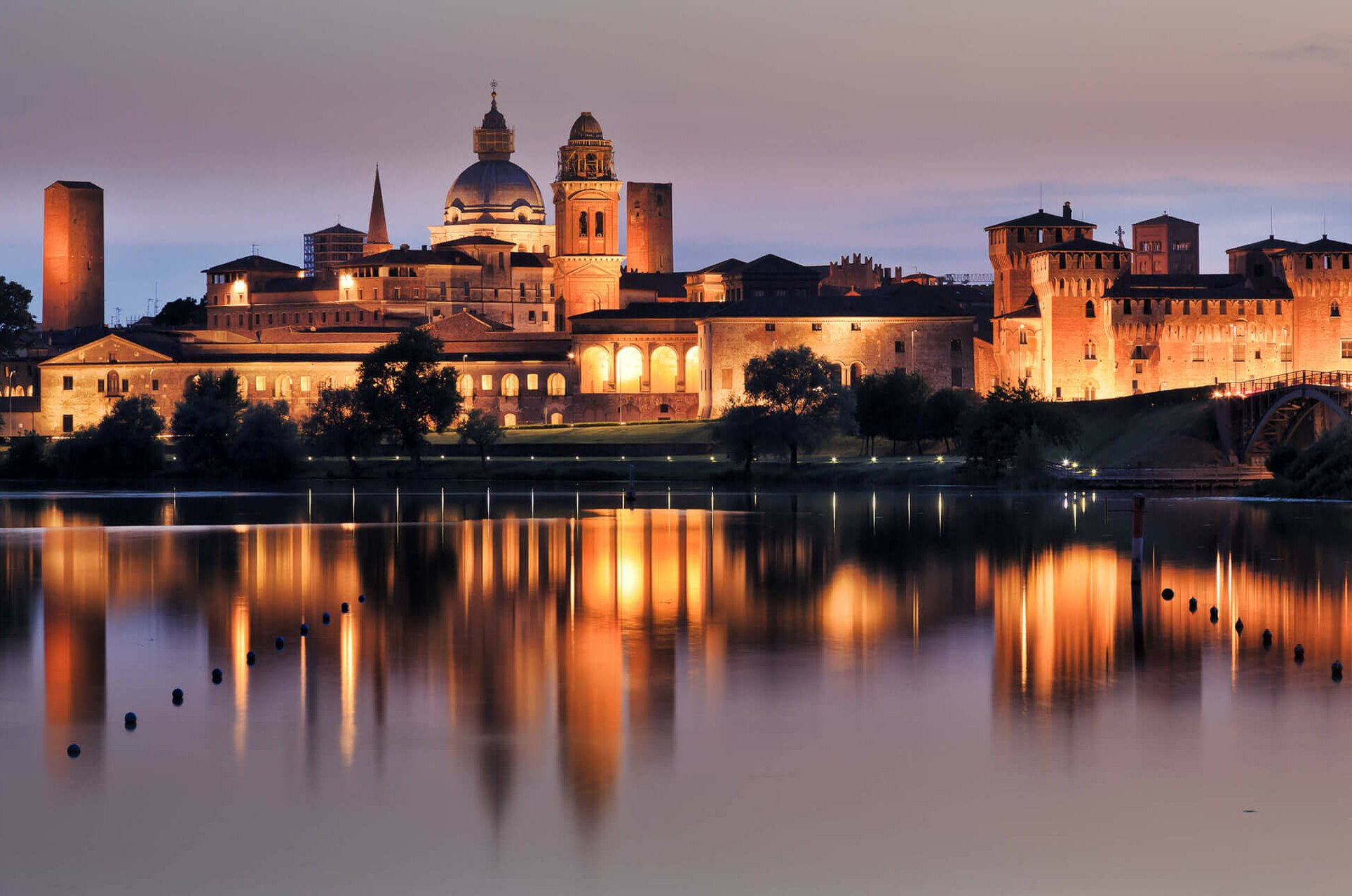 Mantua seen from the lake, with the castle and the dome of Sant'Andrea