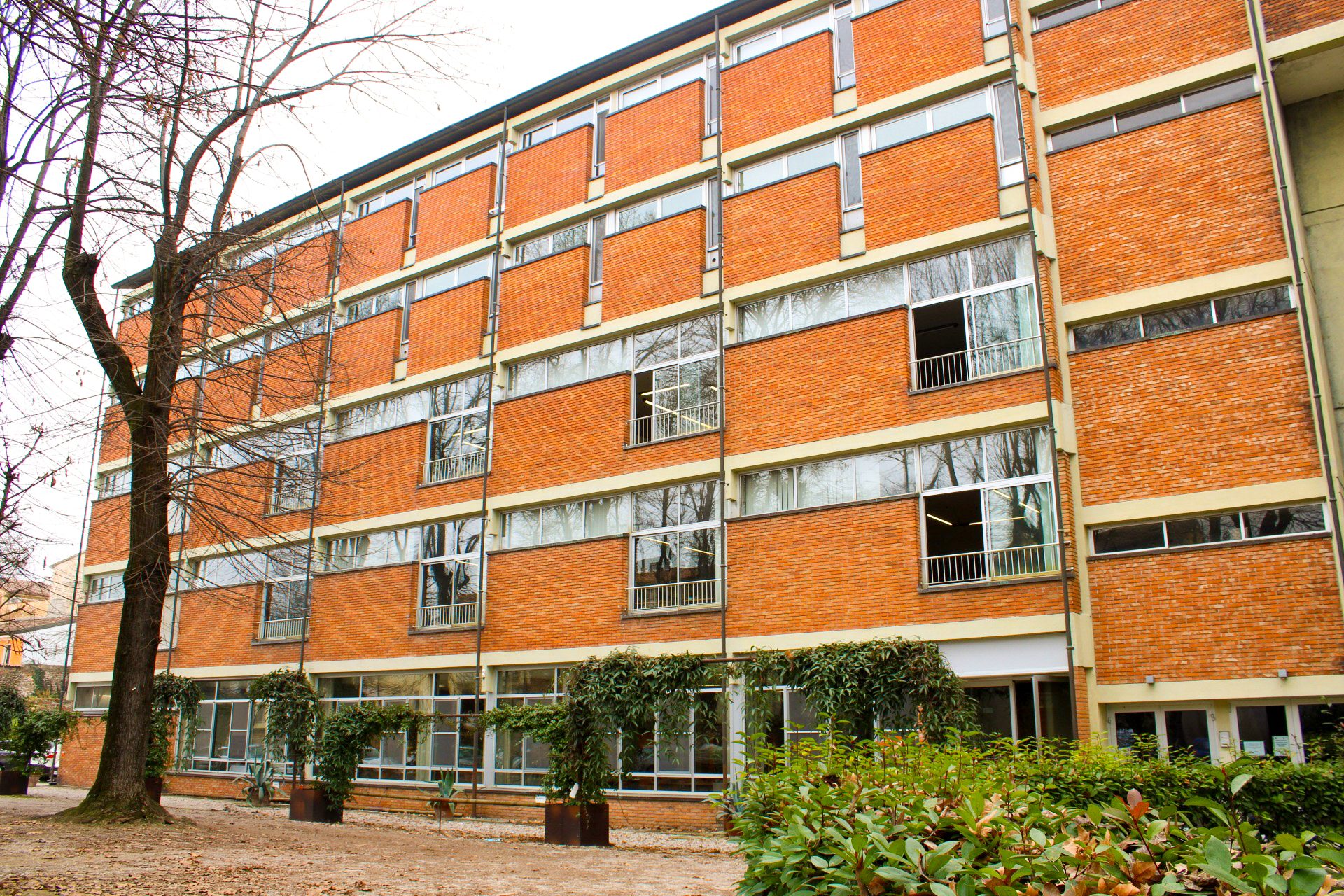Exterior of the student residence at the Unicollege Mantua City College