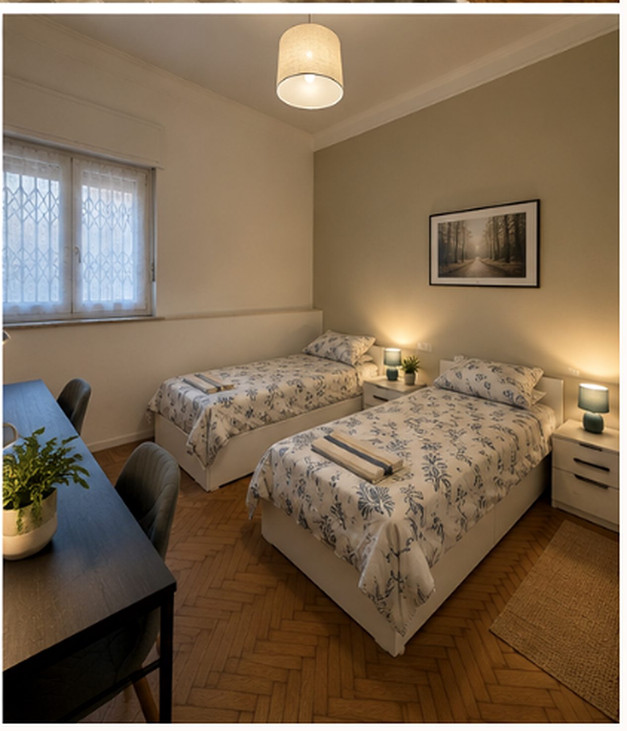Twin room with study desks in the Unicollege Florence university residence
